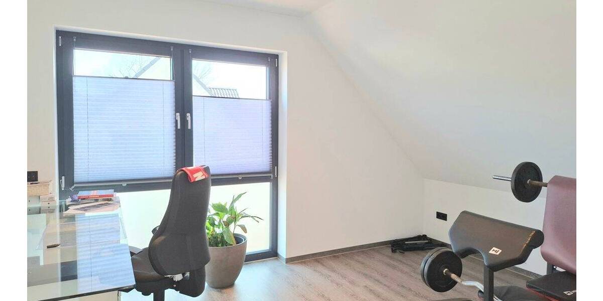 Kinder- / Arbeitszimmer 2